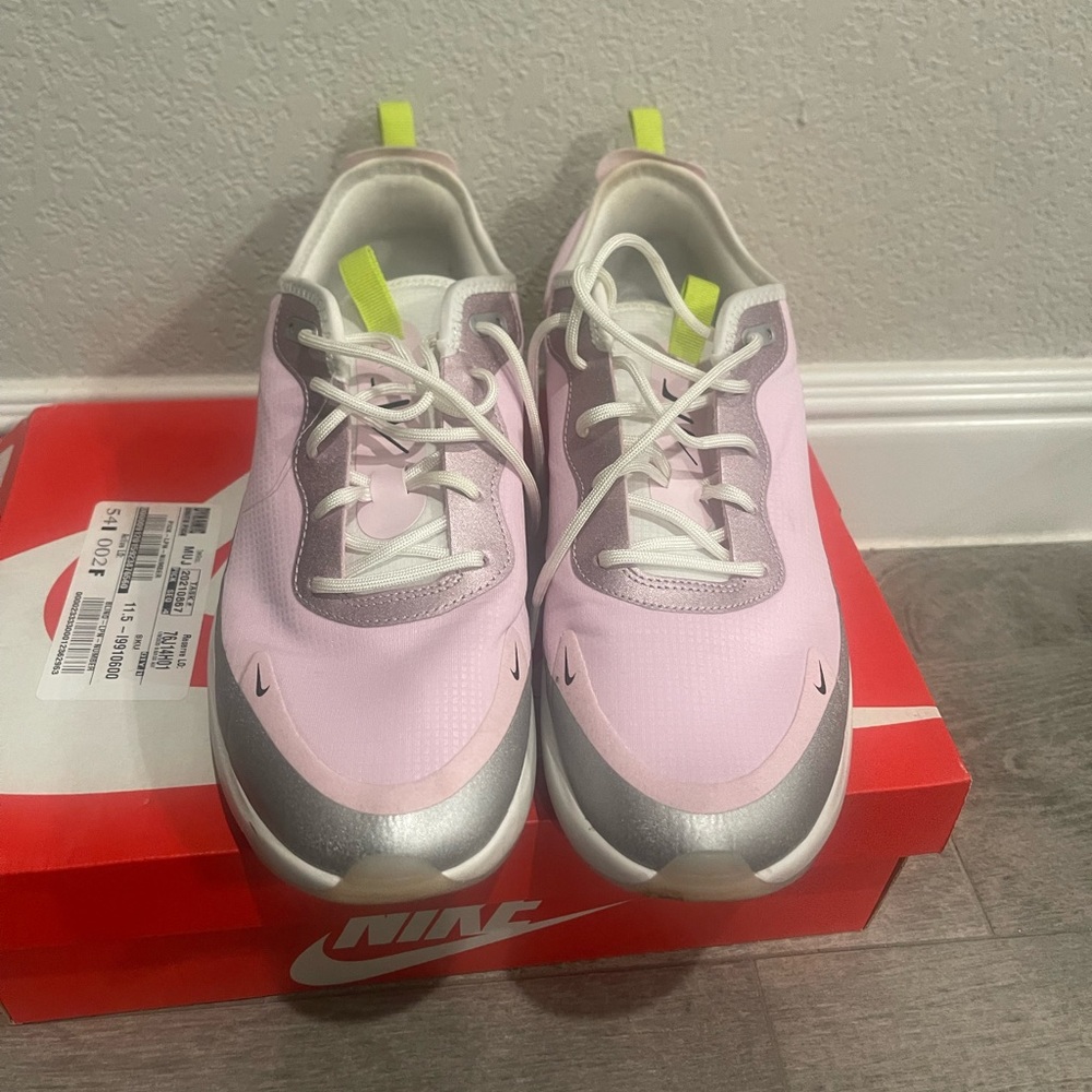 Women’s Nike Air Max DIA SE